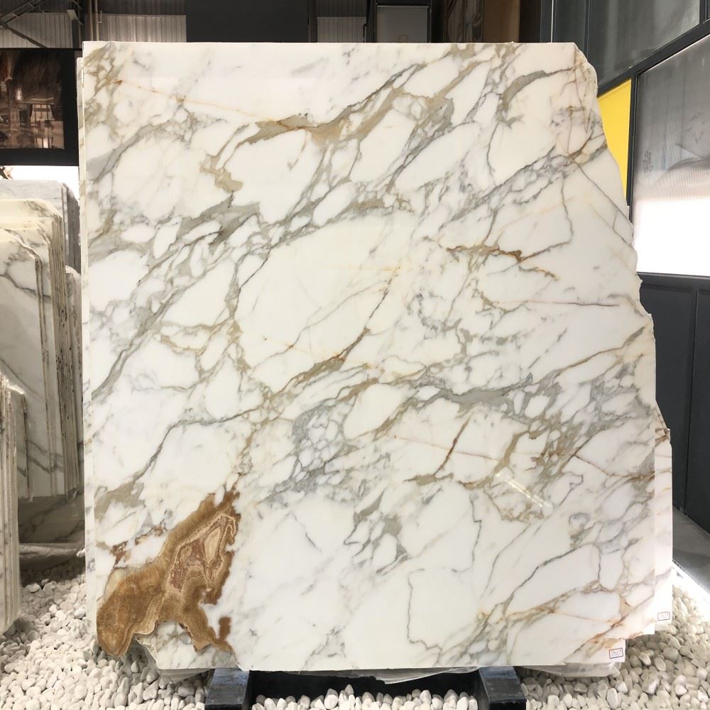 calacatta gold marble slab.jpg calacatta gold marble slab.jpg